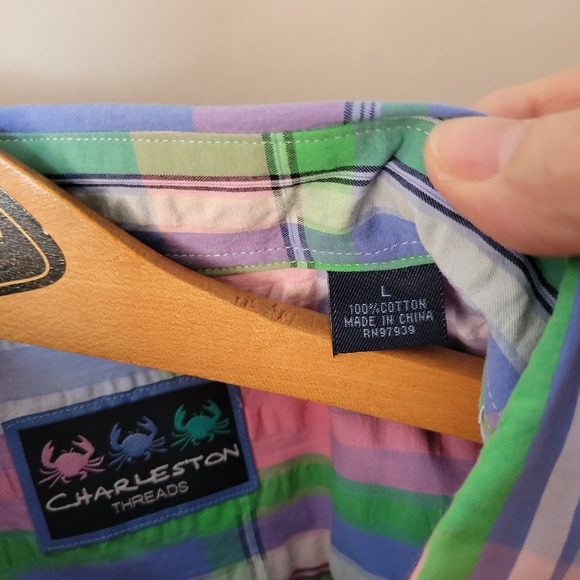 Charleston Threads Men's button down shirt. - Picture 4 of 7